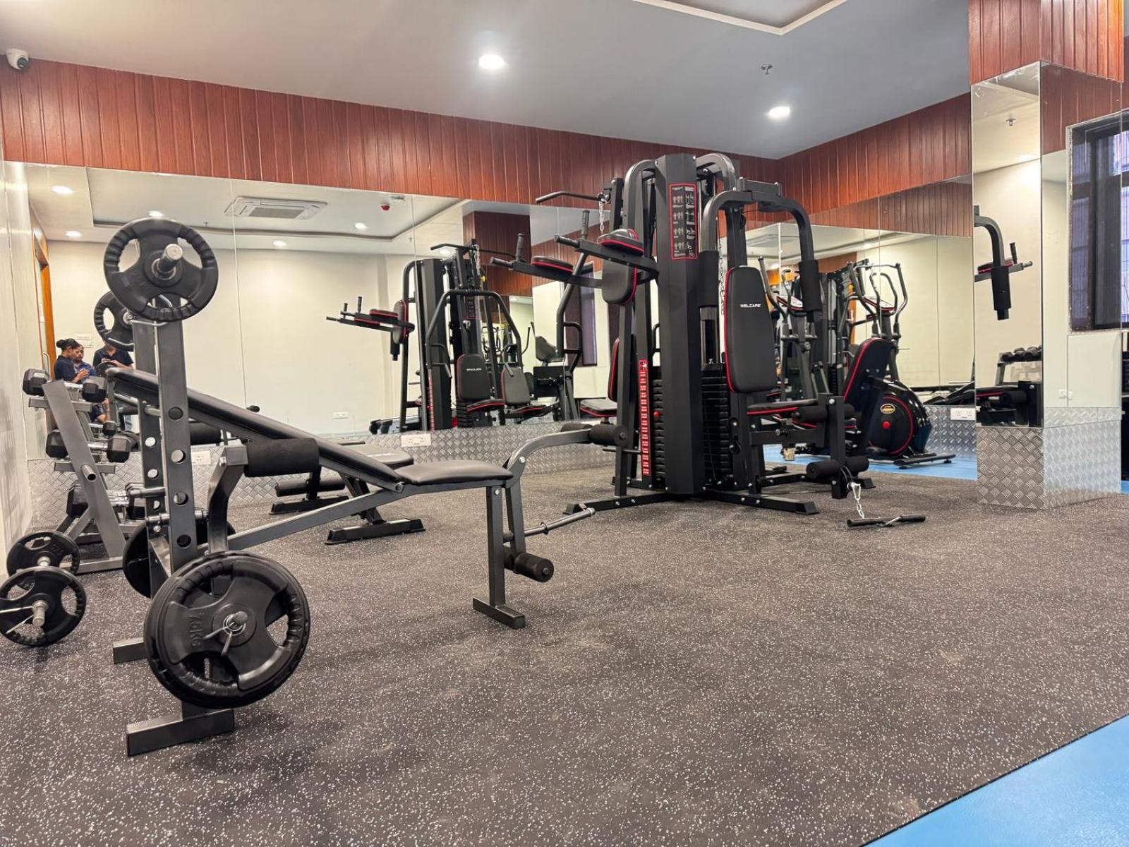 Pam Premium Hotel Vadodara Exteriör bild